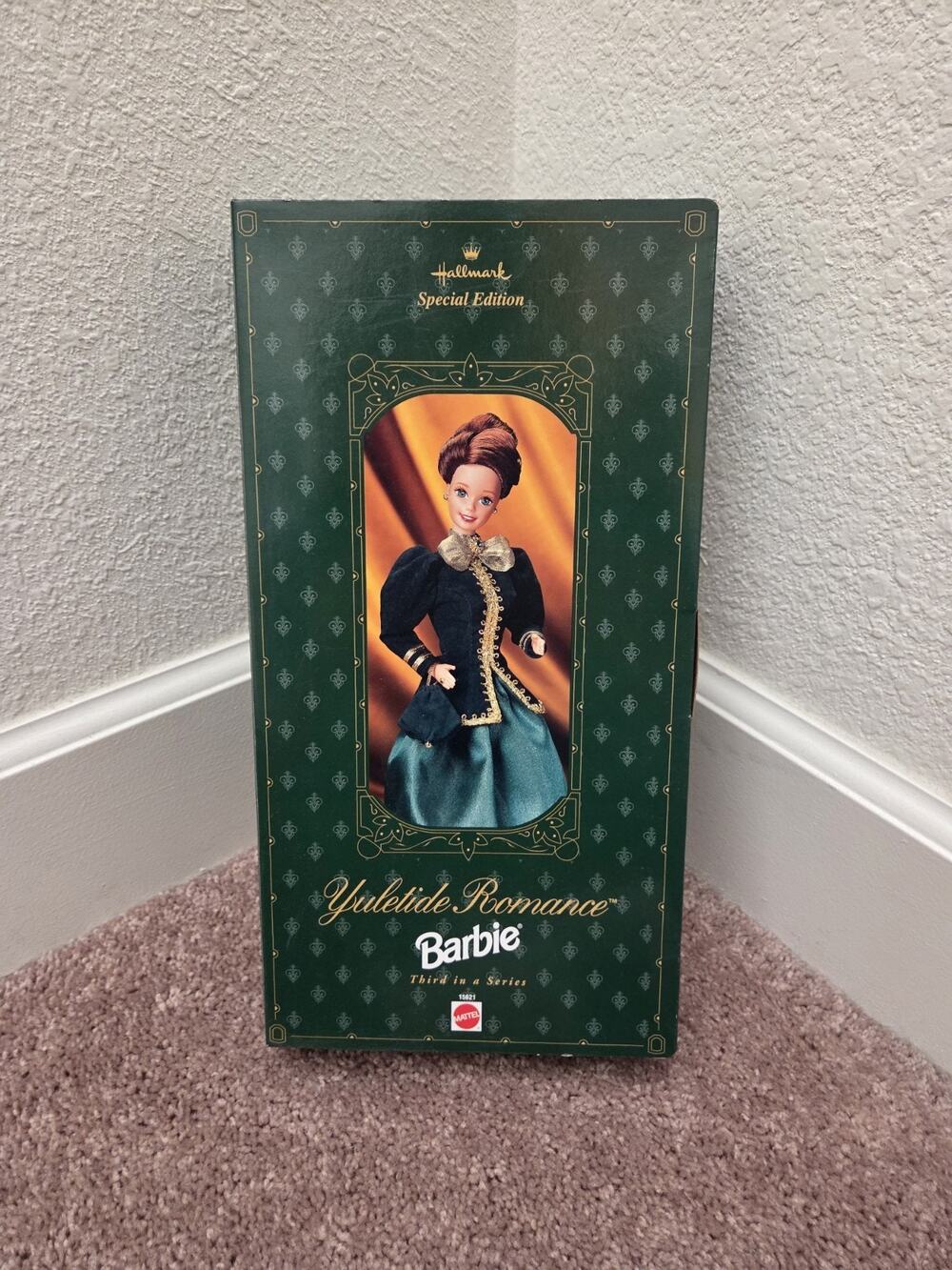 Victorian Yuletide Romance Hallmark Special Edition Barbie Doll 1996 NRFB NIB